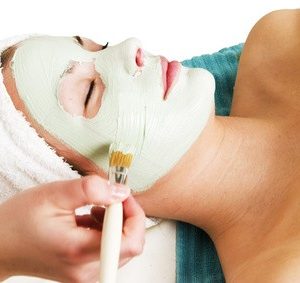 Pulizia di Viso e Pedicure