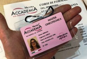 ricostruzione unghie in acrilico